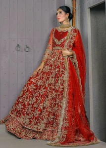 Vestido de Novia de Talla Grande LSHT105 con Escote Corazón, Cola Catedral, Tela Bordada, Soporte para Maternidad y Espalda Descubierta - Product Image 3