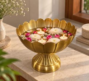 Bol à fleurs en laiton poli de 20 cm de large, vase en métal fait main en forme de lotus pour centre de table de mariage, bougie flottante - Product Image 1