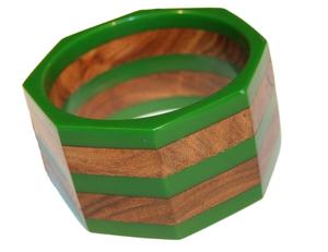 Bracelets en résine de bijouterie fantaisie, bracelets en résine superposés faits à la main avec une brillance multicolore, vert, noir, blanc, orange, marron et pavot - Product Image 1