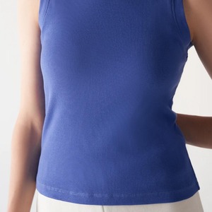 Camiseta sin mangas acanalada transpirable personalizada de fábrica OEM, chaleco acanalado de algodón ligero supersuave con forma de T para mujer - Product Image 4