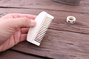 Peigne à cheveux artisanal Tradebyd en os, démêloir de luxe fait main, accessoire de beauté pour soins capillaires professionnels - Product Image 6