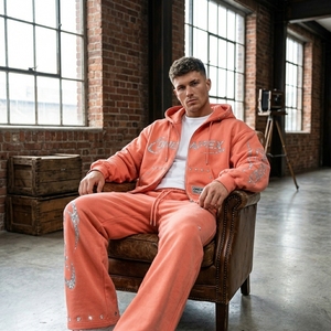 Ensemble de survêtement deux pièces pour homme, style streetwear, avec sweat à capuche zippé à motif corail et strass et pantalon de jogging, vente en gros - Product Image 5
