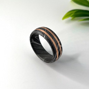 Anillo de Acero de Damasco con Incrustaciones de Fibra de Carbono, Anillo de Boda para Hombre, Ajuste Cómodo, Hecho a Mano, Patrón Único, Joyería de Compromiso para Novio - Product Image 5