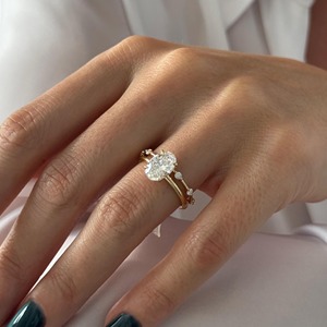 Ensemble de bijoux de mariage en or massif 18 carats avec diamant de laboratoire certifié IGI, taille ovale 1,50 carat, clarté VS1, couleur F, fabricant de bijoux - Product Image 4