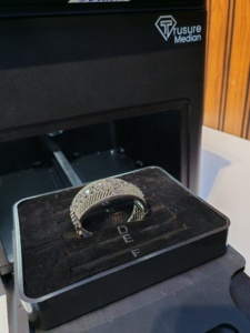 Trusure Median machine is designed to detect natural diamonds labgrown diamonds CVD HPHT - Product Image 2