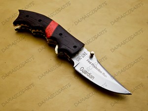 Cuchillo Plegable OEM con Mango de Madera Oscura, Separador de Resina Roja, Hoja de Acero, Varilla de Afilado y Funda de Cuero Genuino - Product Image 2