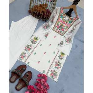 Ensemble élégant de haut et de pantalon palazzo pour femmes, pour les occasions spéciales - Product Image 4