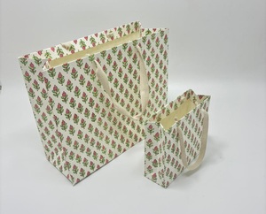 Bolsas de Regalo de Papel con Estampado Artesanal, Bolsas de Embalaje Impresas a Mano para Compras en Boutiques y Manualidades - Product Image 1