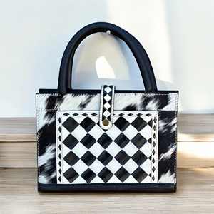 Sac à main mini fourre-tout en cuir véritable 100% à imprimé animal, fermeture éclair, logo personnalisé, deux poignées, forme pochette, moderne et souple - Product Image 1