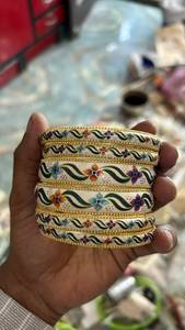 Exquisitos Brazaletes de Latón con Incrustaciones de Piedras de Colores, Joyería de Moda para Uso Festivo Tradicional - Product Image 2