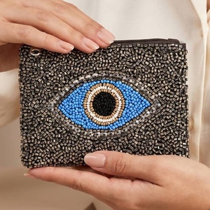 Elegante monedero con bordado y cuentas, monedero de lujo con diseño geométrico de sol, cierre de cremallera bohemio, hecho a mano al mejor precio. - Product Image 2