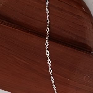 Pulsera de Diseño con Eslabones de Corazón, Regalo Moderno, Cadena Elegante y Minimalista, Joyería Fina para Mujer - Product Image 3