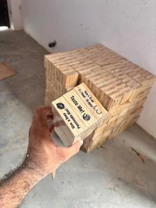 Jeu de construction en blocs de pin naturel pour adultes, stimulant la créativité et la patience - Product Image 1