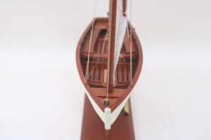 Barco de pesca americano de madera hecho a mano por DINHY, pintado de blanco - Product Image 5