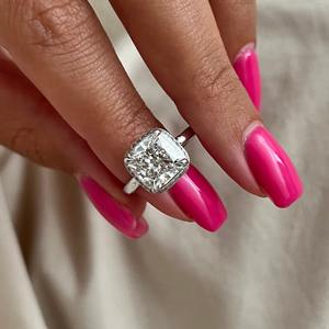 Bague de fiançailles avec halo double bordé de diamants de laboratoire carrés de 3 carats, bague halo unique, certifiée IGI - Product Image 2