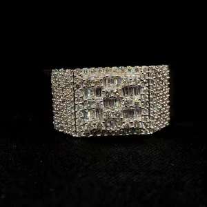 Bague de fiançailles solitaire Luxira Jewels en moissanite de laboratoire, style hip-hop rhodié, pour homme, élégance intemporelle, mariage - Product Image 2