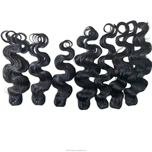 Rizos relajados, definición duradera: nuestros mechones de cabello rizado suelto conservan su forma a través de cada lavado y peinado. - Product Image 4