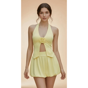 Ensemble deux pièces jaune pâle à découpes et détails rosettes ou ensemble jupe-short bouffante à détails rosettes pour femme, mode contemporaine, tenue de villégiature - Product Image 4