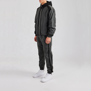 Conjunto de Chándal Cortavientos Personalizado, Chaqueta Ligera con Cierre y Pantalones Jogger, Ropa Deportiva de Dos Piezas Personalizada al por Mayor - Product Image 4