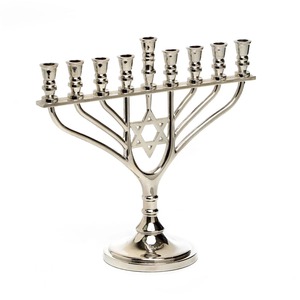 Menorah Decorativa de Latón para Hanukkah, el Más Vendido, para Celebraciones Judías, Exposiciones Culturales, Iluminación - Product Image 5