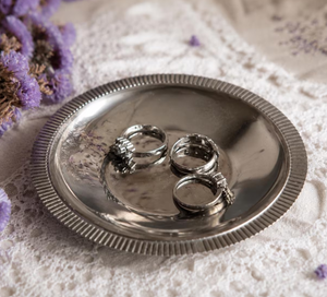 Plateau de service en aluminium argenté fait main, design coréen, organiseur de cosmétiques, plateau de rangement pour bijoux, décoratif doré - Product Image 1