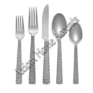 Juego de cubiertos hechos a mano Cucharas y tenedores elegantes de plata de Axiom Home Accents - Product Image 2