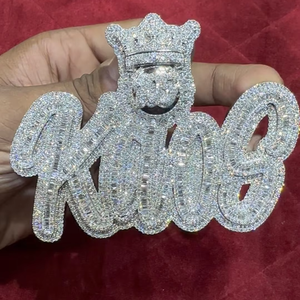 Colgante de Joyería Fina con Diseño VVS Iced Out, Adornado con Letras y Diamantes de Moissanita VVS, Regalo para Ella - Product Image 1