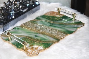 Plateau en résine vert émeraude pailleté fait main avec poignée dorée, design moderne, thème fruits/fleurs - Décoration de vanité pour Diwali, mariage, anniversaire - Product Image 5