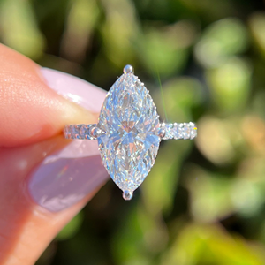 Bague de fiançailles pour femme en diamant marquise, sertie à griffes, 4,10 carats, diamant de laboratoire, alliance éternité en vermeil 14 carats, cadeau pour fête ou anniversaire - Product Image 6