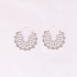 Hermosos Chandbalis Florales Geométricos para Mujer - Product Image 1