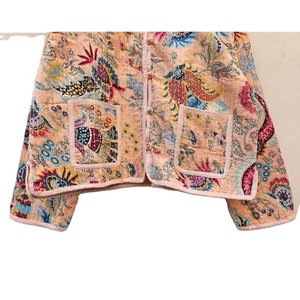 Chaqueta Reversible de Algodón Hecha a Mano con Diseño Gudri Kantha, Ecológica, con Cuello en V, Estilo Bohemio, Arte Único y Cómodo - Product Image 5