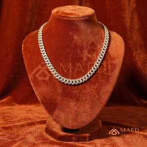 Cadena cubana Iced Out - Collar choker de hip hop chapado en oro de 14K con corte de diamante, un artículo de alta demanda para los amantes del streetwear. - Product Image 1