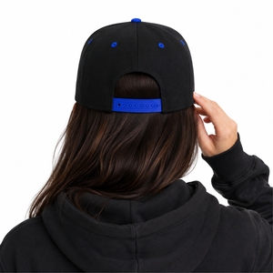 Casquette Snapback Unisexe Premium Réglable Respirante Noire Bleue à Visière Plate Style Urbain Moderne Design Personnalisé - Product Image 2