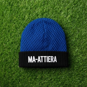 Bonnet en tricot bleu et noir personnalisé, chaud pour l'hiver, avec revers et logo brodé - Product Image 6