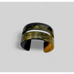 Brazalete de cuerno natural RawGap | Pulsera de lado abierto con bordes crudos y acabado de grano terroso | Artesanía de herencia rústica - Product Image 3