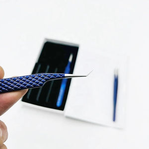 Pinzas para Extensión de Pestañas MAHFOOZ INSTRUMENTS, Modelo Blue Diamond Grip, Multiángulo, Acero Inoxidable Sostenible, Más Vendidas - Product Image 5