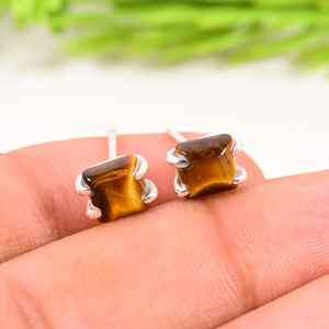 Pendientes Pequeños de Ojo de Tigre en Plata de Ley, Joyería Minimalista con Cristales Curativos - Product Image 4