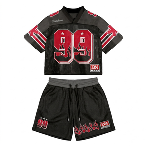 ชุดเซ็ตเสื้อยืดและกางเกงขาสั้นผ้าโพลีเอสเตอร์ตาข่ายระบายอากาศสำหรับผู้หญิง 150 GSM สีส้มเหลืองไล่เฉดพิมพ์ลายเปลวไฟ พร้อมโลโก้สั่งทำพิเศษ - Product Image 2