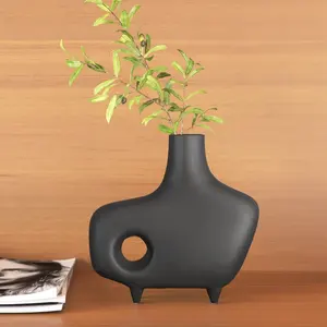 Vase à fleurs d'intérieur artistique haut de gamme, support floral en métal contemporain élégant, vase à fleurs en fer de luxe pour salon - Product Image 1