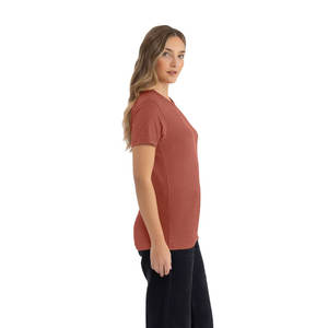 เสื้อยืดผู้หญิง ผ้าฝ้าย 100% เนื้อนุ่ม ระบายอากาศดี เป็นมิตรกับสิ่งแวดล้อม แขนสั้น 180 กรัม ผ้า CVC เจอร์ซีย์ ไม่หด แห้งเร็ว ใส่ได้ทั้งชายและหญิง รุ่น NE-AIA-63 สีแดงเลือดหมู - Product Image 1