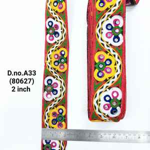 Encaje Gamthi premium para Navratri con colores vibrantes y diseño tradicional gujarati. - Product Image 3