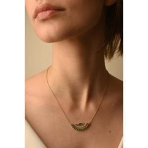 Collar de Oro Sólido de 14K con Barra de Esmeralda y Dije de Diamante Natural - Product Image 5