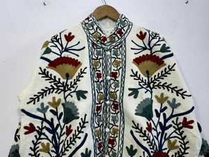 Veste bomber en velours brodée Suzani faite à la main, style ethnique bohème, matelassée, réversible, écologique et respirante pour l'hiver - Product Image 3