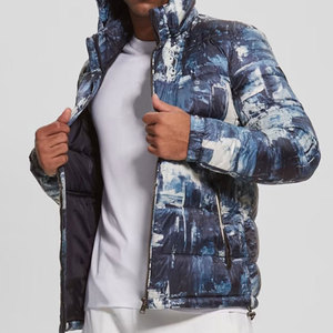 Veste matelassée de football d'hiver durable à capuche avec logo frontal, écologique et respirante pour l'entraînement quotidien - Product Image 2