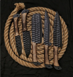 Ensemble de 5 couteaux de chef durables en acier à haute teneur en carbone, à lame martelée noire, à bord droit, avec manche en bois, ambidextres - Product Image 5