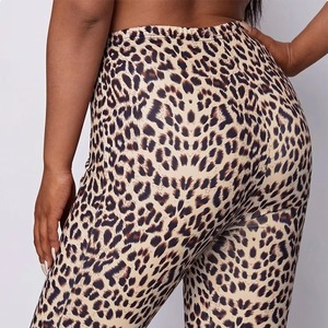 Shorts de Yoga con Estampado de Leopardo para Mujer, al por Mayor, Personalizados, de Cintura Alta, Sin Costuras, Levanta Glúteos, para Entrenamiento - Product Image 4