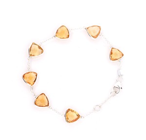 กำไลข้อมือเงินแท้ 925 ประดับอำพันซิทรินสีเหลืองธรรมชาติทรงทริลเลียนคัท พร้อมสายโซ่แบบมินิมอลปรับได้ - Product Image 1