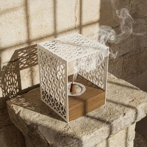 Brûleur d'encens en bois fait main avec motif géométrique découpé au laser, support aromatique en bois naturel pour une utilisation toute l'année - Product Image 1