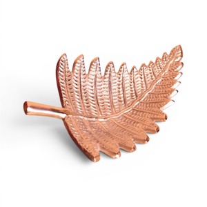 Bandeja de Aluminio Hecha a Mano con Diseño de Hoja |   Bandeja Decorativa de Metal para Servir Aperitivos, Frutos Secos, Joyas y Decoración de Mesa - Product Image 1