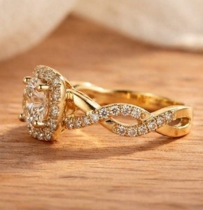 แหวนเพชรทรงกลม 1 กะรัต เพชรเลี้ยงในห้องปฏิบัติการ แหวนหมั้น ทองคำแท้ 10K 14K 18K ดีไซน์เครื่องประดับชั้นดี รับรองโดย IGI สี E VVS 1 กะรัต 0.30 กะรัต - Product Image 4